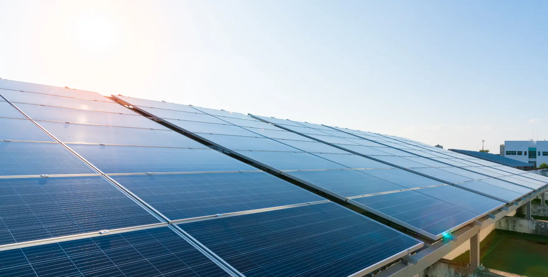 太陽光パネルと蓄電池を導入する